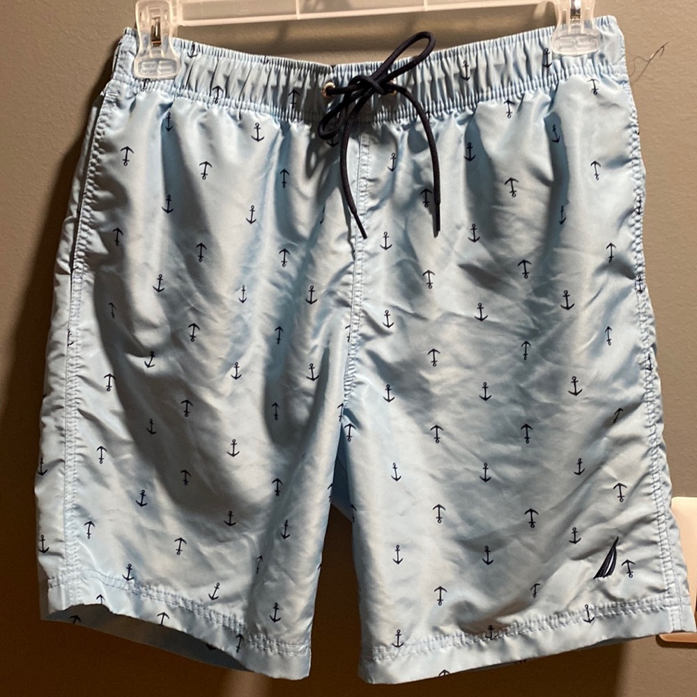BRAND NEW NAUTICA MEN’S SWIM TRUNKS SIZE MEDIUM! NWOT! SMOKE FREE HOME!